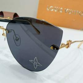 Picture of Louis Vuitton Sunglasses _SKUfw75015601fw